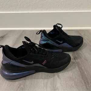 Great condition Nike Air Max 270 women’s size 8 black and purple